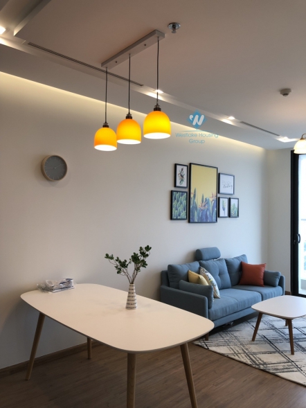 Lake view three bedrooms apartment for rent in Vinhome Metropolis, Ba Dinh district, Ha Noi